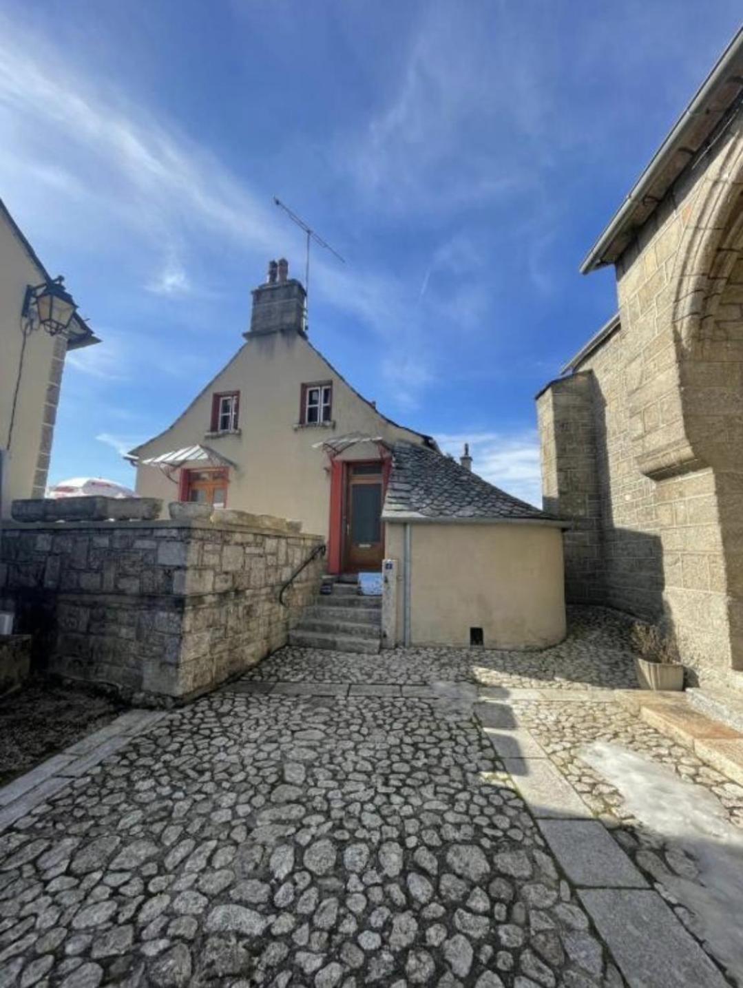 Maison La Vie De L'Aubrac - Gite Lo Bel Peis Saint-Symphorien-de-Thenieres Exterior photo